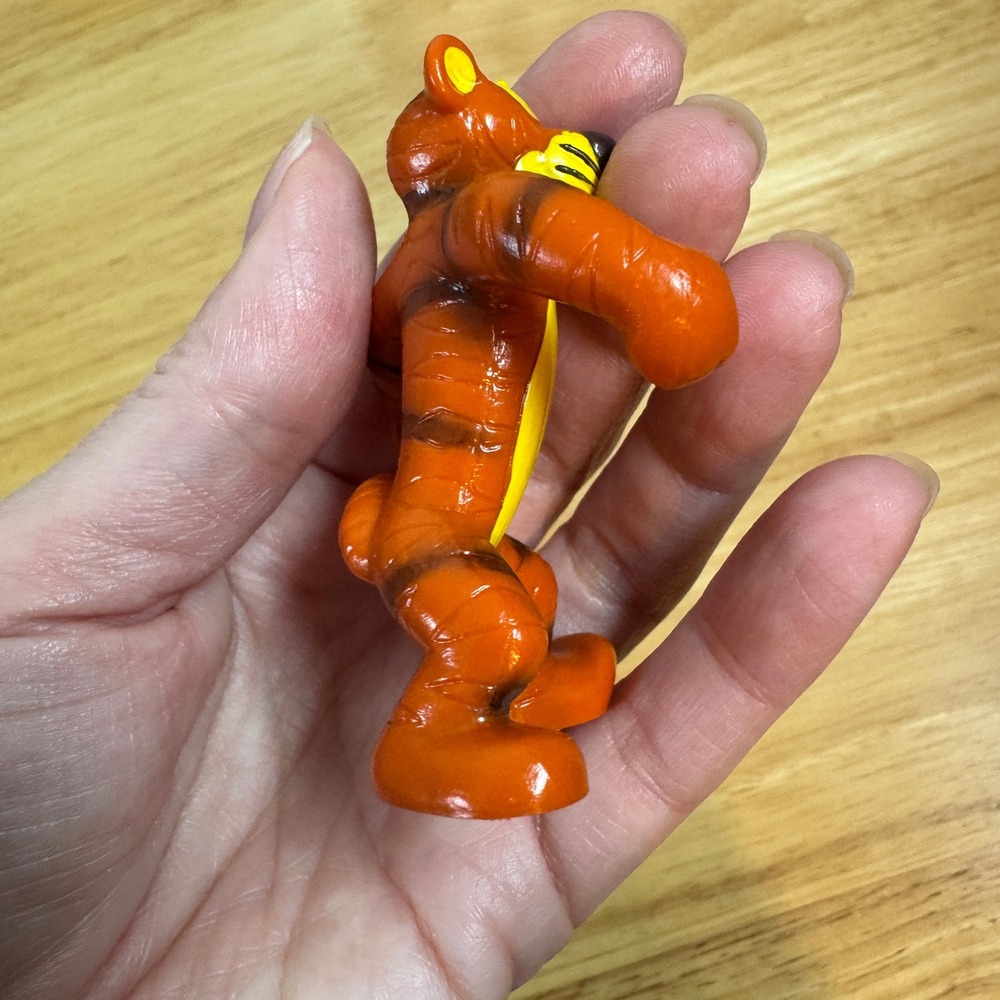 Vintage Tigger Figurine West Germany Bullyland Winnie the Pooh Orange Tiger Toy - Picture 6 of 8